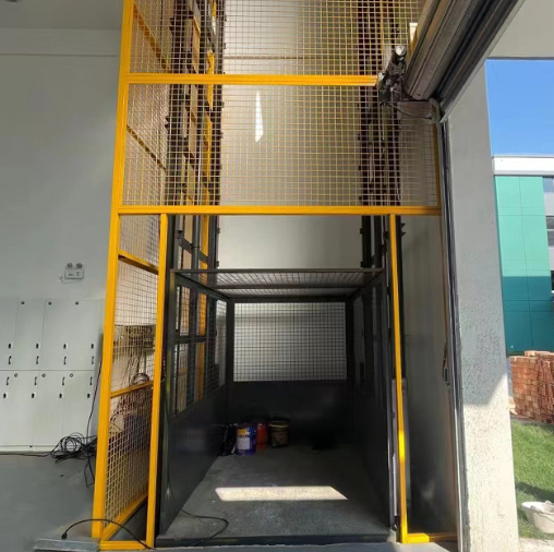 怀化导轨式升降机助力物流园破解运输难题